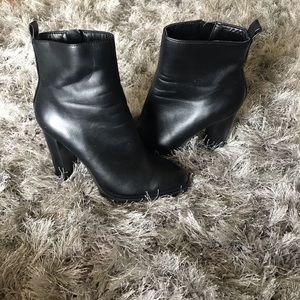 Black heel boots 7.5